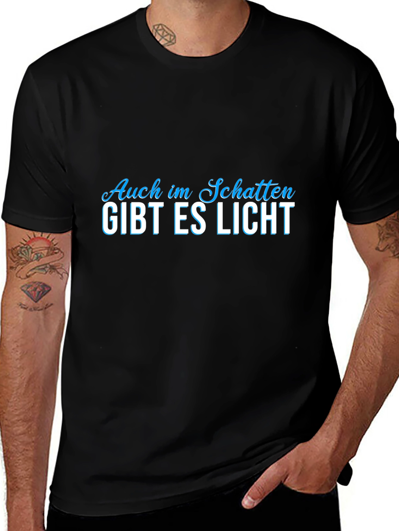 Auch im Schatten Gibt Es Licht Graphic Tee